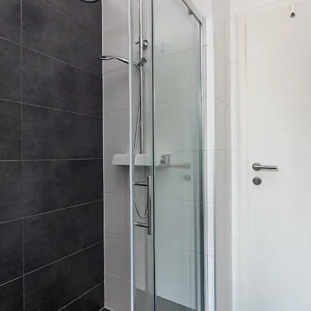 Konukevi Seabed Split